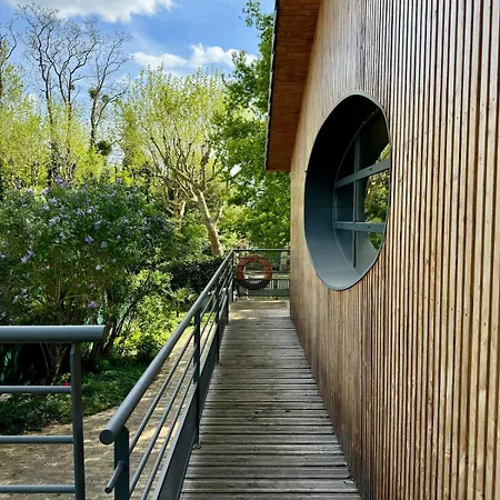 Seine Riverside Getaway Ideal For Families Near Paris Villa