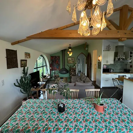 Seine Riverside Getaway Ideal For Families Near Paris Villa