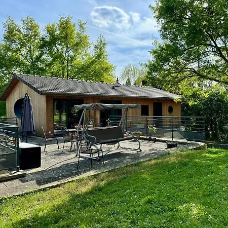 Seine Riverside Getaway Ideal For Families Near Paris Villennes-sur-Seine